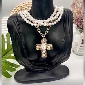 Elegant Pearl and Gold Cross Necklace